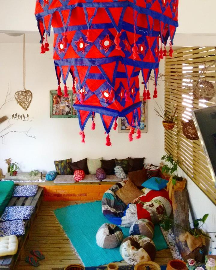 Hostel Katsbarnea *