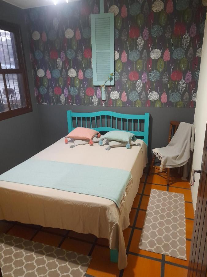 Hostel Katsbarnea *