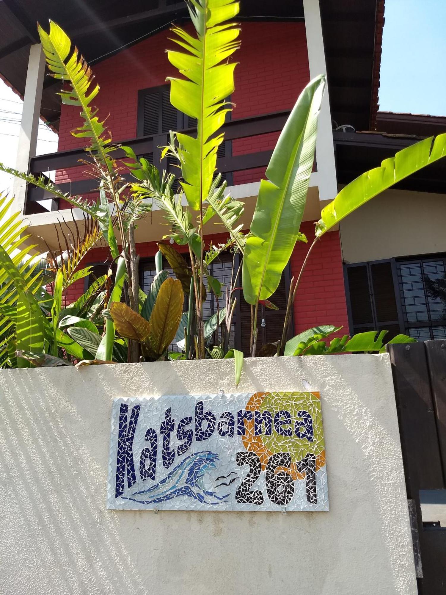 Hostel Katsbarnea