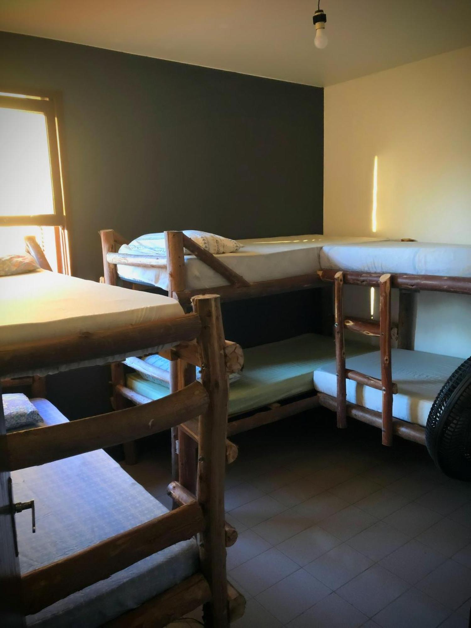 Hostel Katsbarnea *