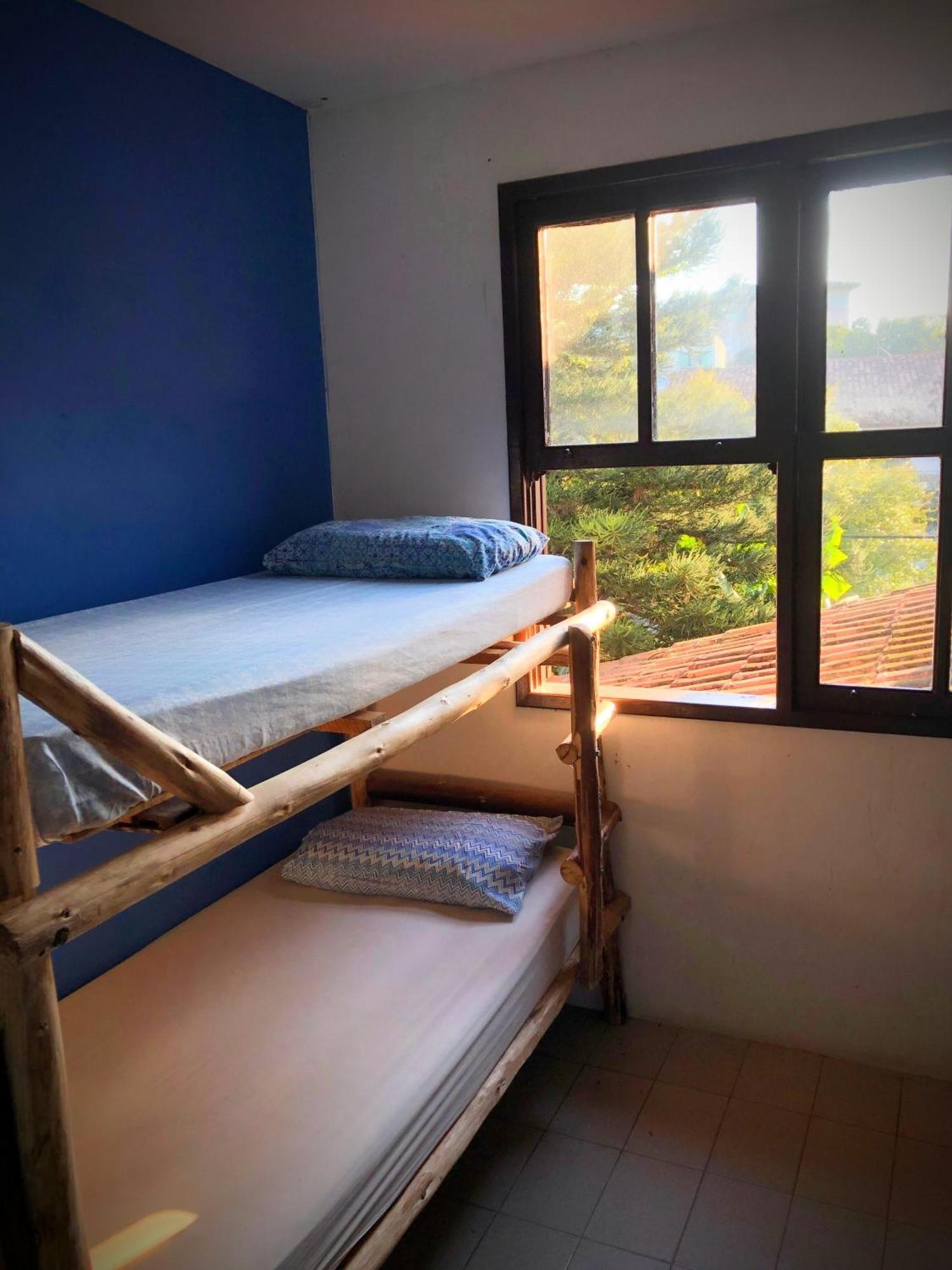 Hostel Katsbarnea *
