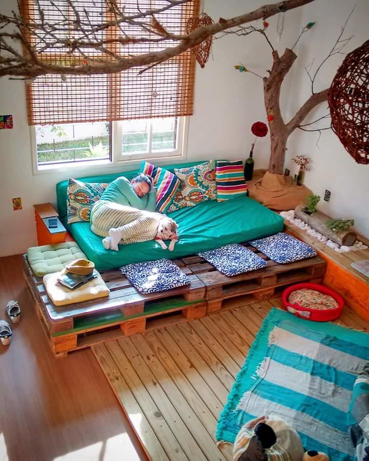 Hostel Katsbarnea *